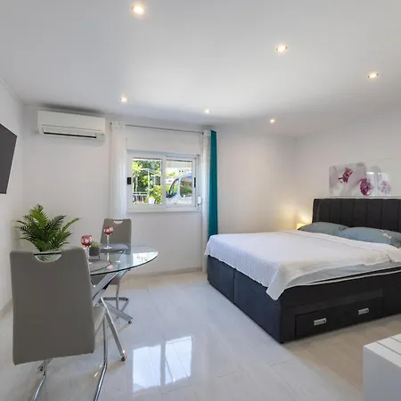 Moderni Séjour chez l'habitant *