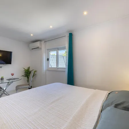 Moderni Séjour chez l'habitant