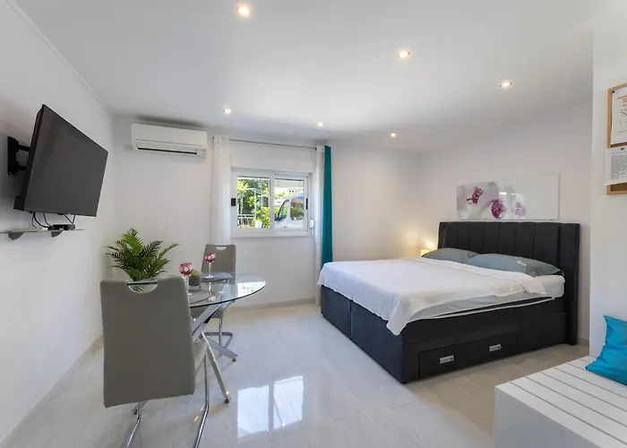 Moderni בית אירוח *