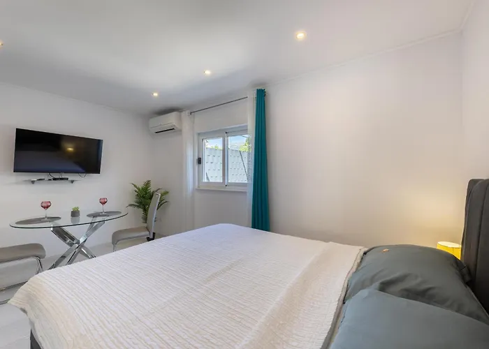 Moderni בית אירוח