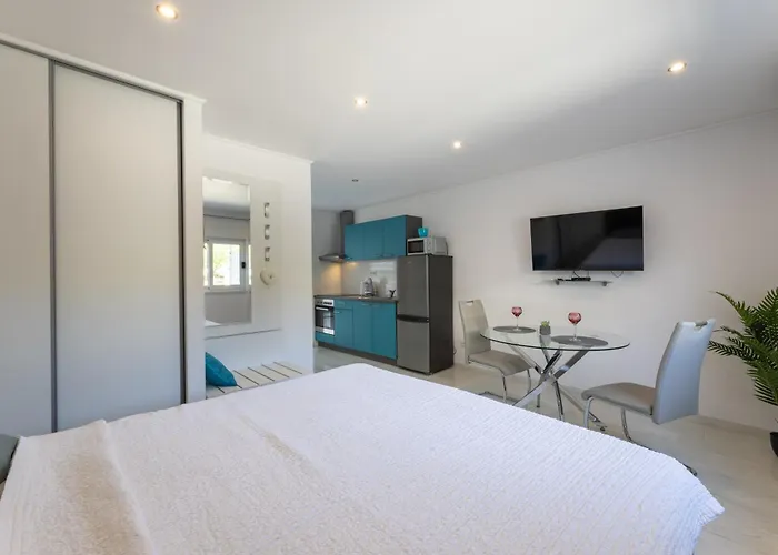 בית אירוח Moderni *